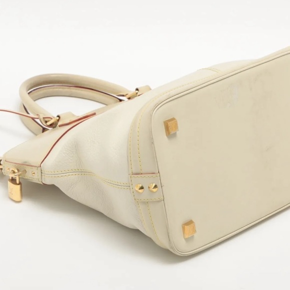 Louis Vuitton Suhali Lockit MM - Ivory With Gold hardware M91874 - Picture 4 of 13